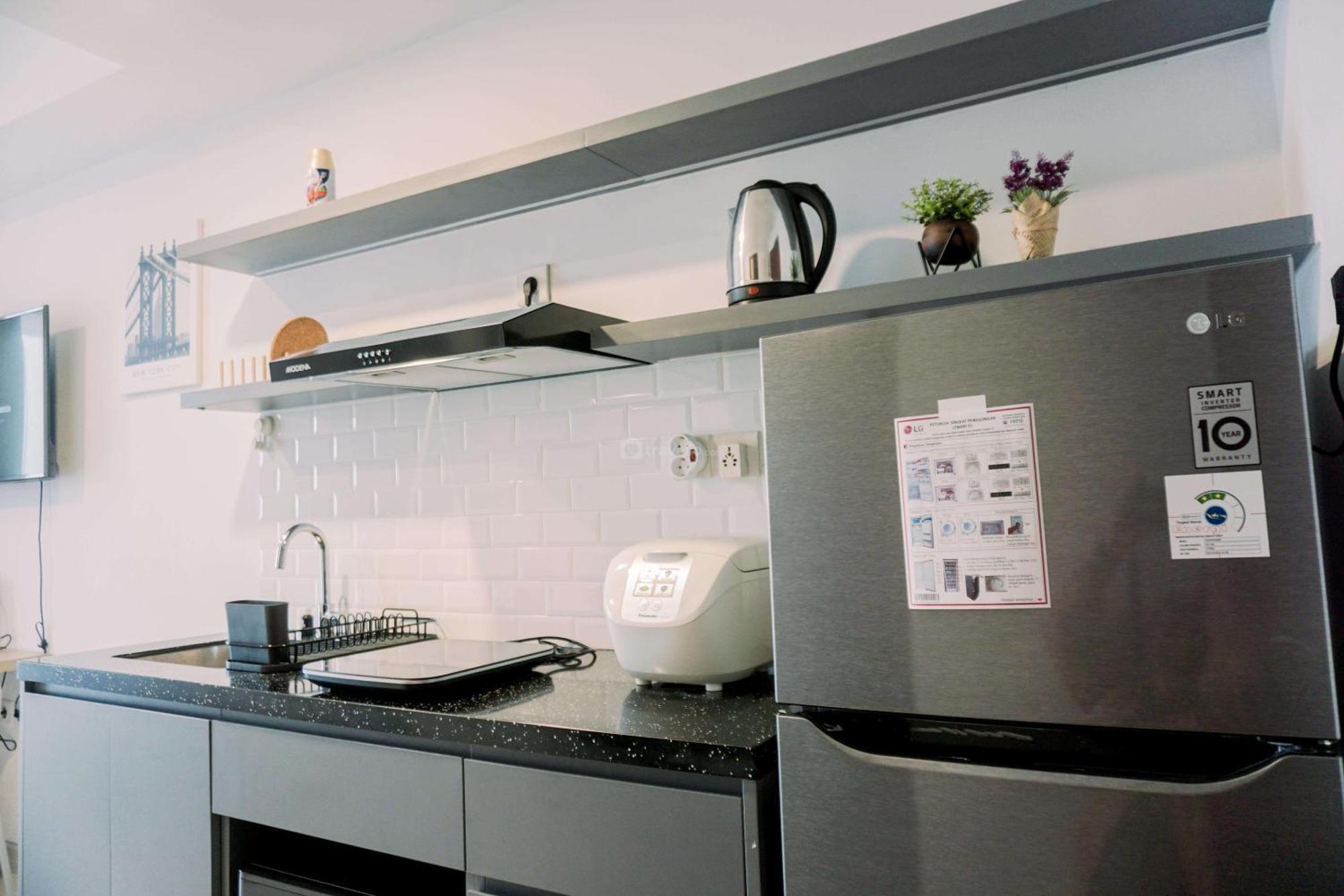 Homey And Warm At West Vista By Travelio Apartemen Jakarta