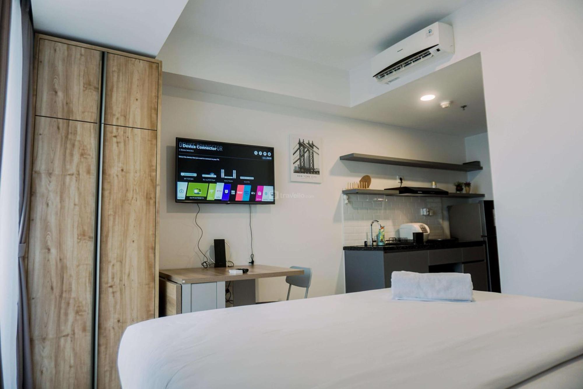 Homey And Warm At West Vista By Travelio Apartemen Jakarta