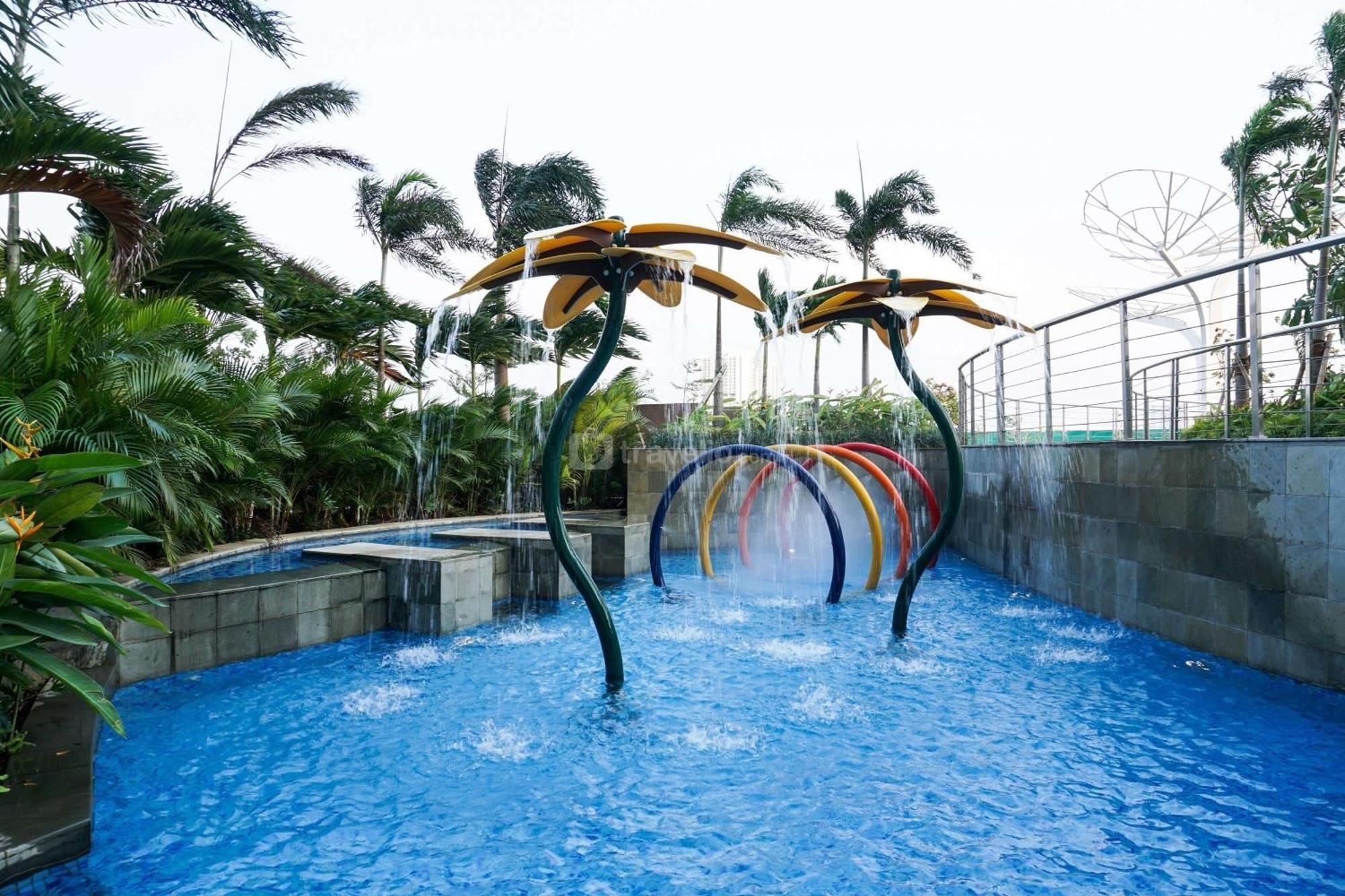 Homey And Warm At West Vista By Travelio Apartemen